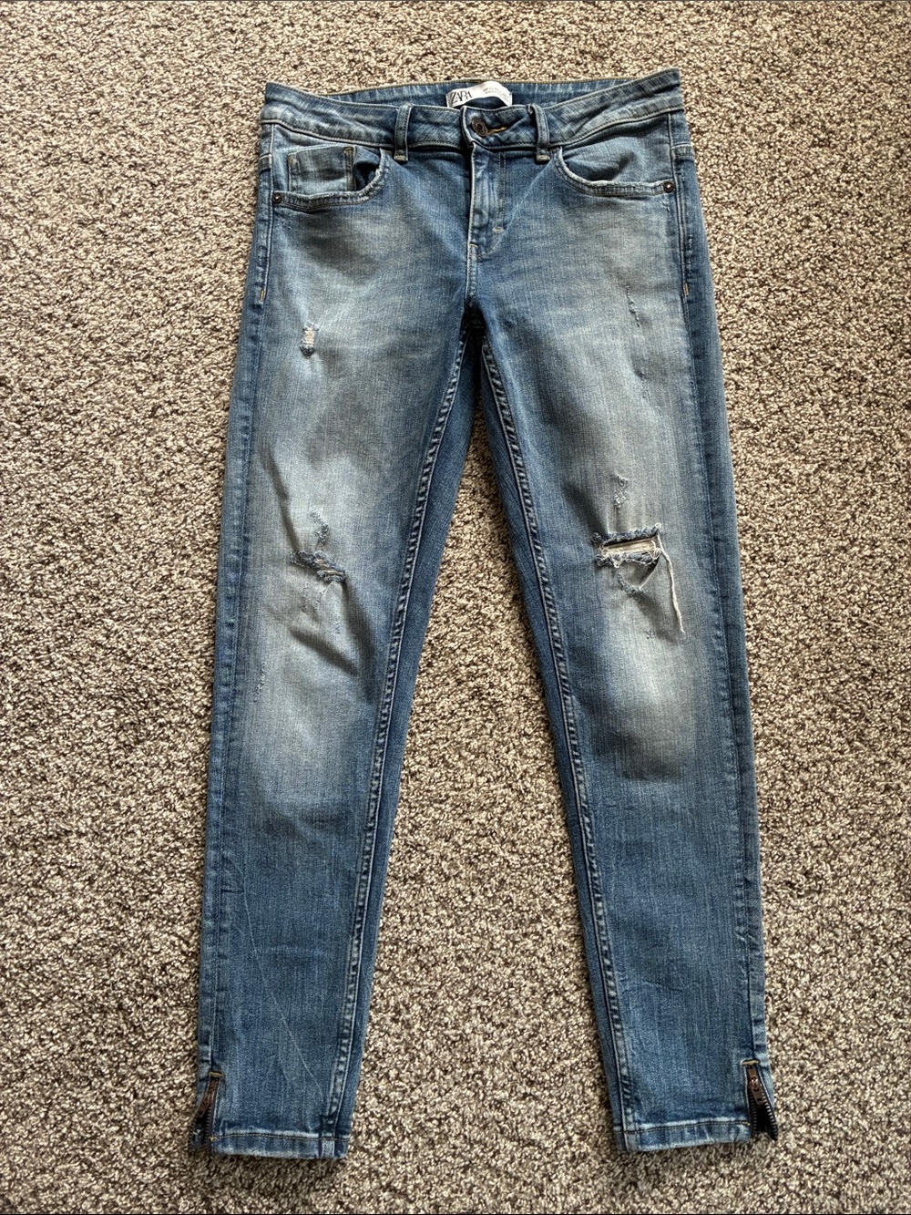 ⭐️ ZARA Distressed Slim Skinny Jeans